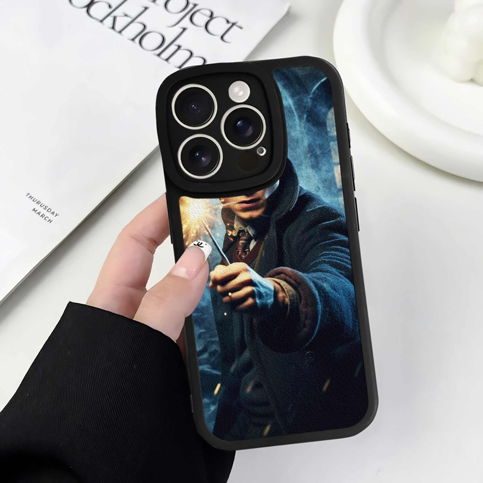 （画像用） Harry Potter ハリー・ポッターシリーズ 【iPhone 16シリーズ対応】シリコンスマホケース（レザー調） 材質：シリコン